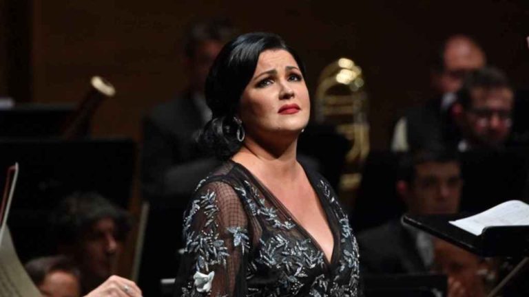 La rusa Anna Netrebko canceló sus conciertos ante invasión a Ucrania