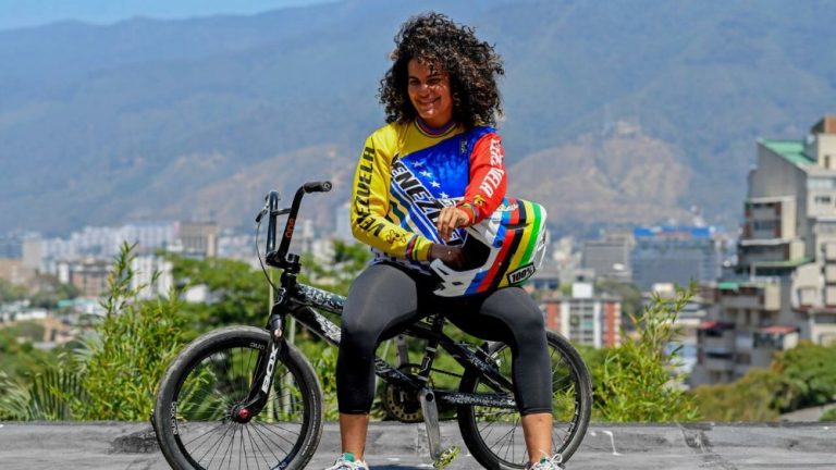 Medallista olímpica denunció ataque homofóbico, Saab anunció un detenido