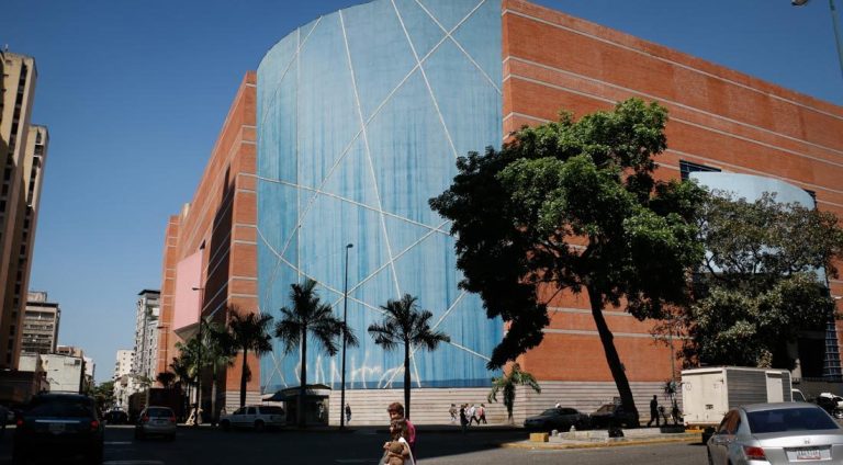 Sambil confirmó recuperación del centro comercial en La Candelaria