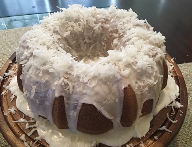 Bundt Cake de Piña Colada: rico postre para sorprender en las fiestas