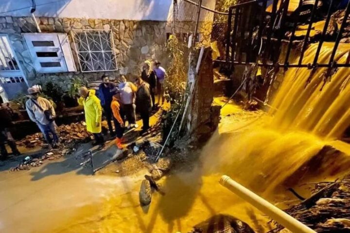 Lluvias en Caracas causaron desbordamiento en la parroquia San José