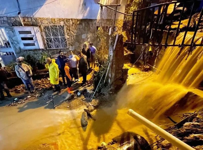 Lluvias en Caracas causaron desbordamiento en la parroquia San José