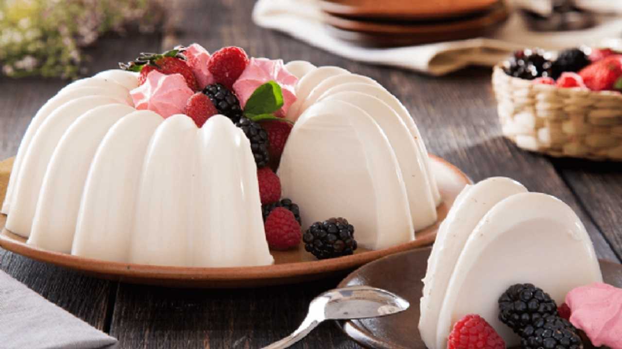 Gelatina de queso: delicioso y cremoso postre para endulzar el día