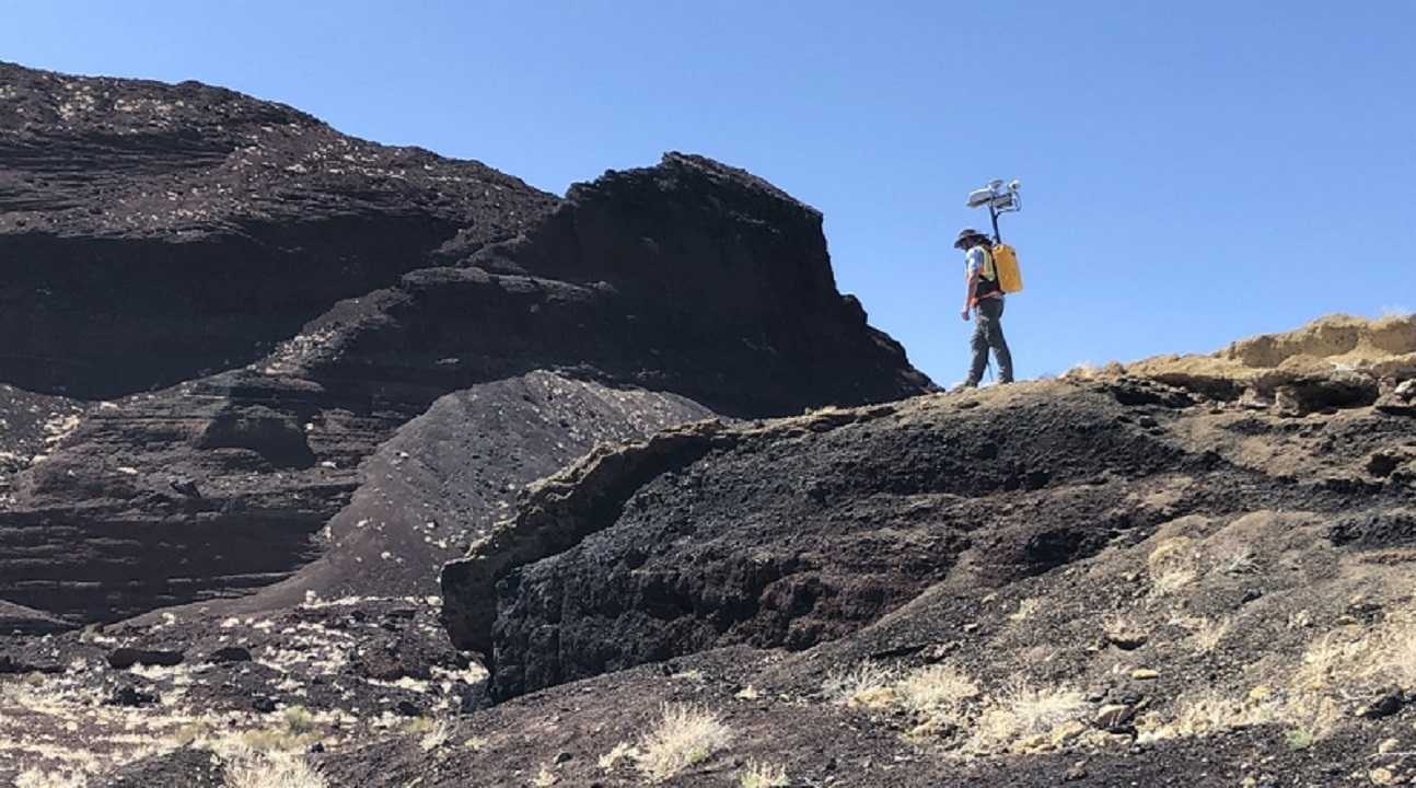 NASA: desarrollan mochila que creará mapa 3D de la superficie de la Luna
