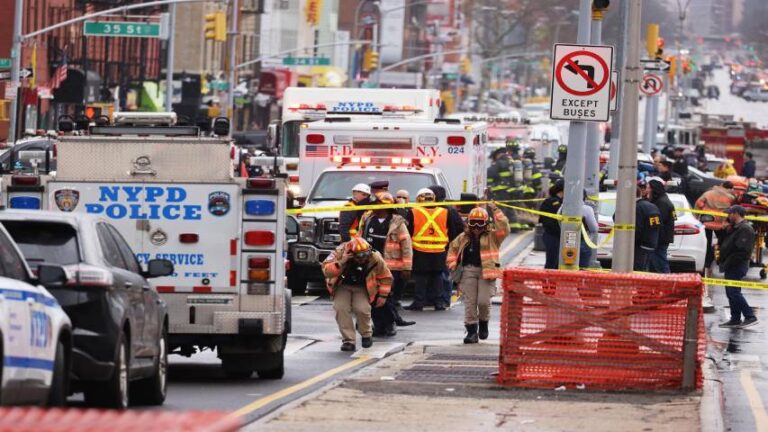 Tiroteo en el Metro de Nueva York no sería por terrorismo: Hay 16 heridos