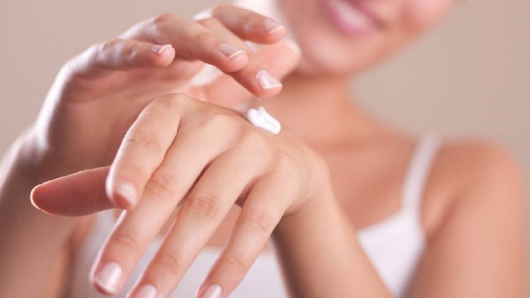Manos: rejuvenece y elimina las arrugas con estas recetas caseras