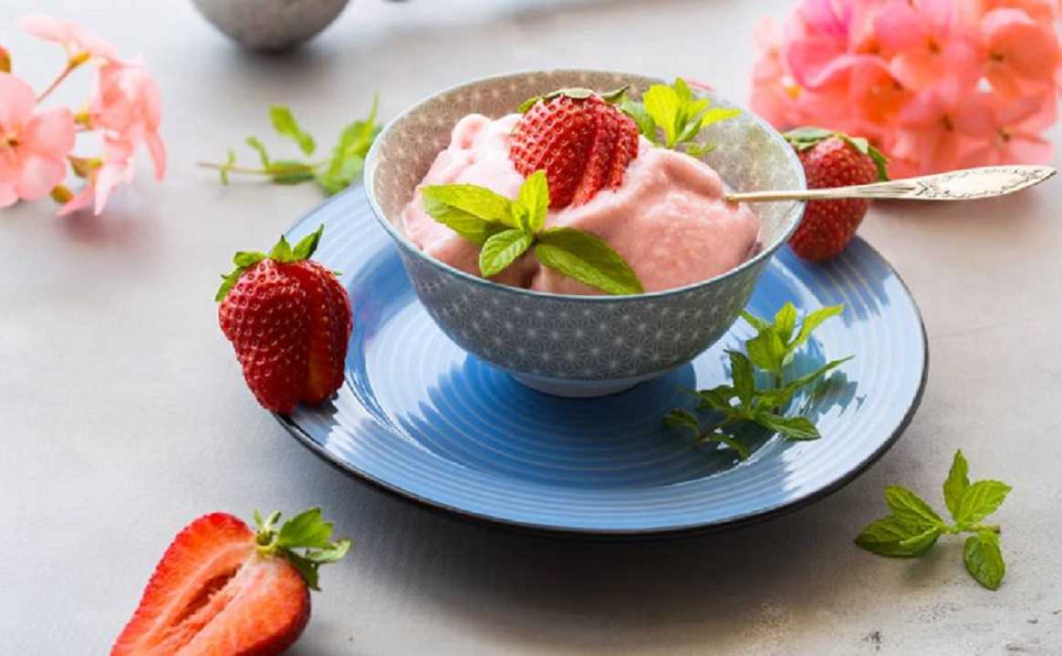 Crema de queso sabor fresa: el postre ideal para tus pequeños