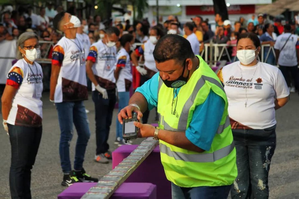 Venezuela ha sumado un nuevo Récord Guinness. Autoridades de la institución mundialmente reconocida han certificado este 19 de abril el cuarto récord de la Fundación Nuestra Tierra en materia de cacao.