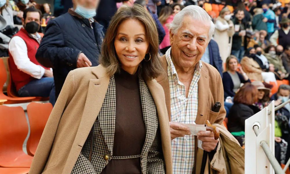 Vargas Llosa positivo en COVID-19: Su familia dice que "está estable"