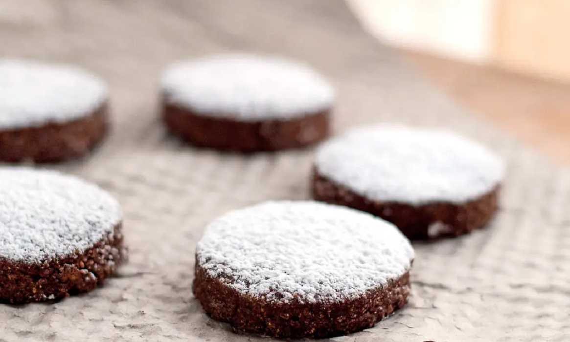 Polvorones de chocolate y coco: deliciosos para la merienda de los niños