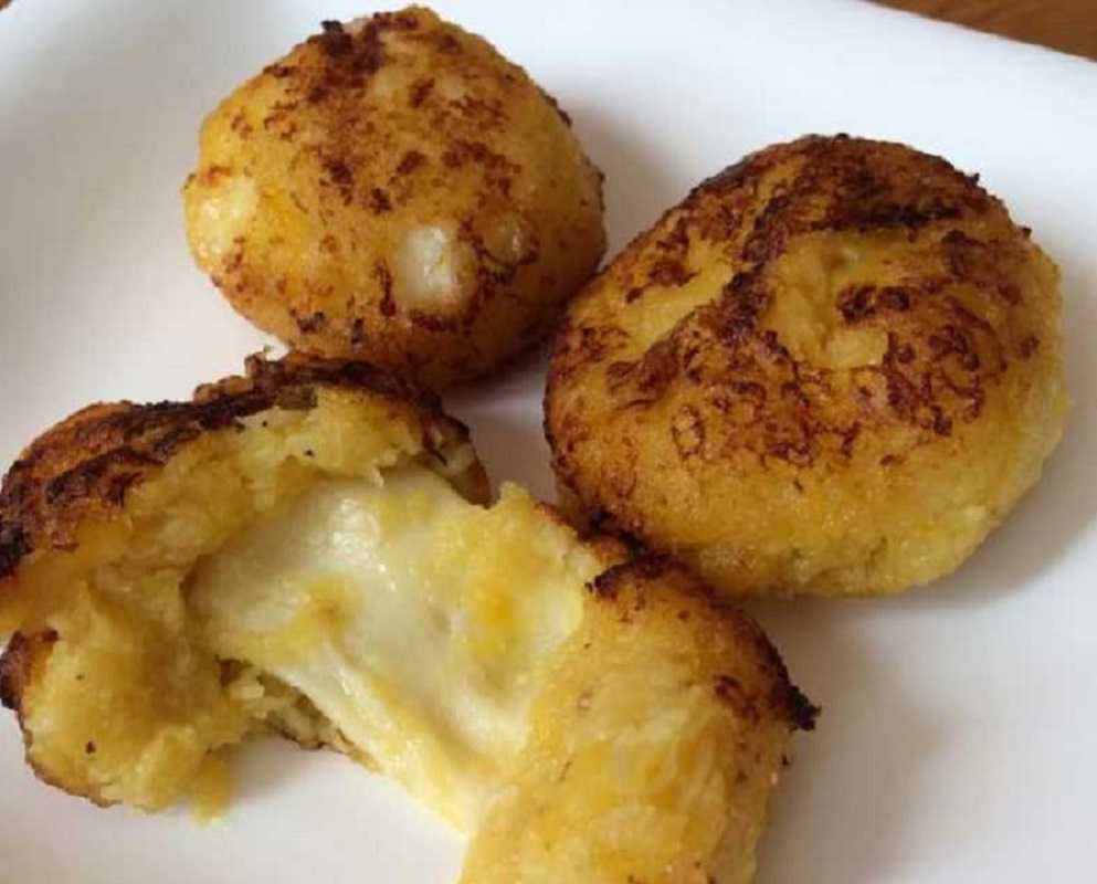 Bolitas de plátano con queso y tocineta: deliciosas para cualquier ocasión