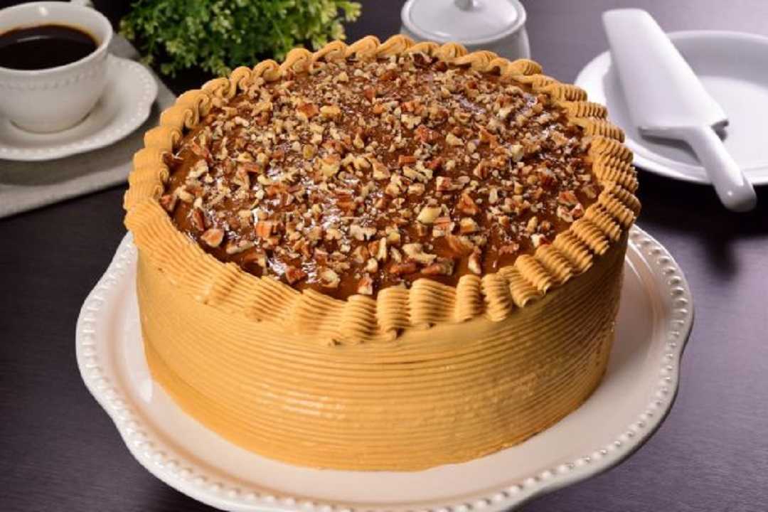 Torta húmeda con masa de churros y dulce de leche para toda la familia