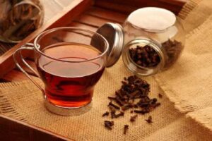 Clavo de olor: tomado en infusión te ayuda a perder peso