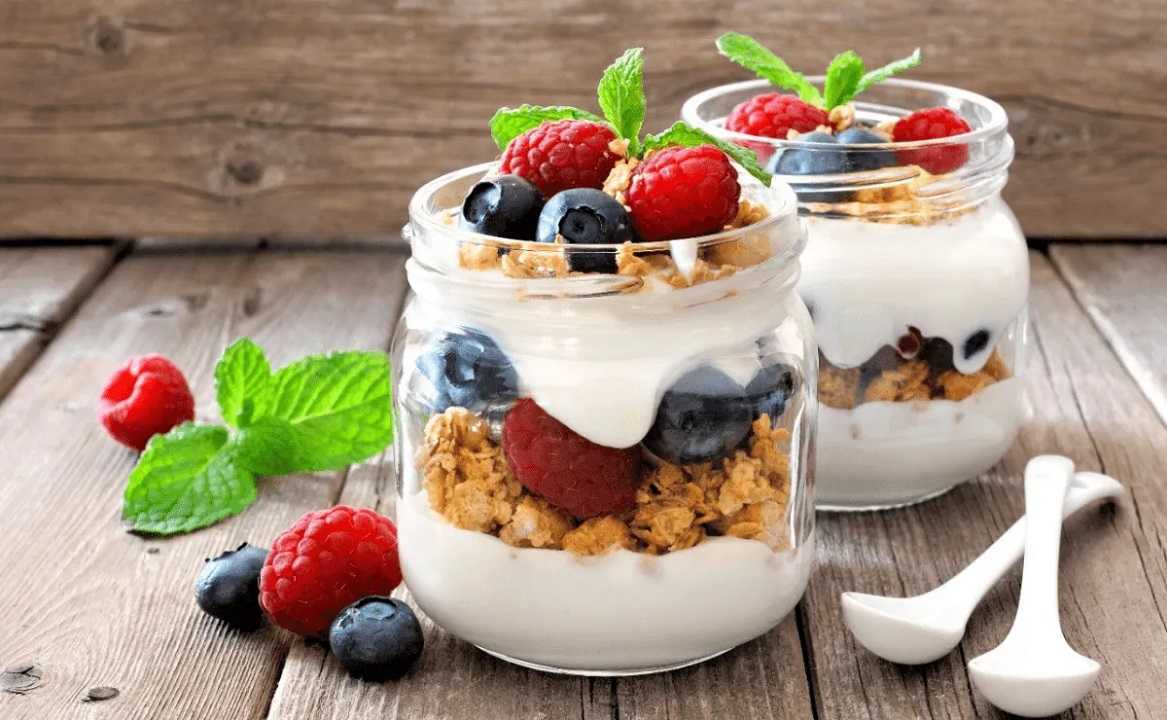 Yogur griego: prepara dos postres con este rico ingrediente