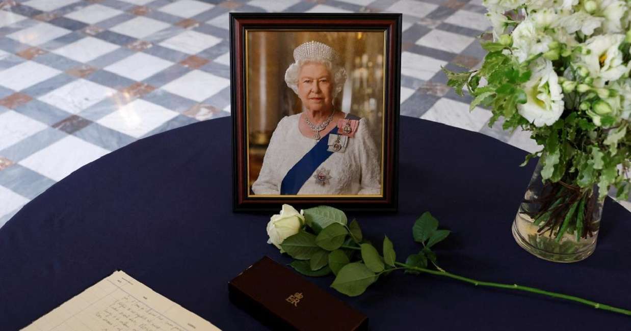 Palacio de Buckingham: las abejas de la Reina Isabel II y su ritual