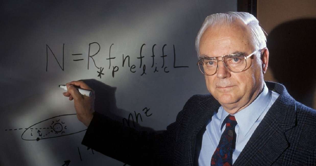 Frank Drake muere a los 92 años, pionero en la búsqueda OVNI