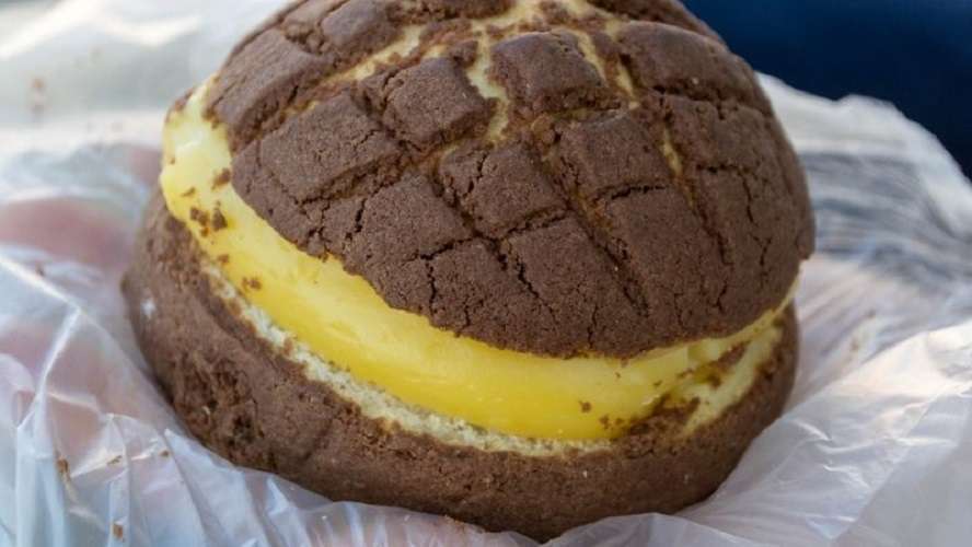 Conchas rellenas de crema pastelera