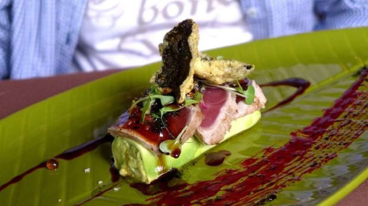 Canelón de masa de aguacate con marisco: así se prepara