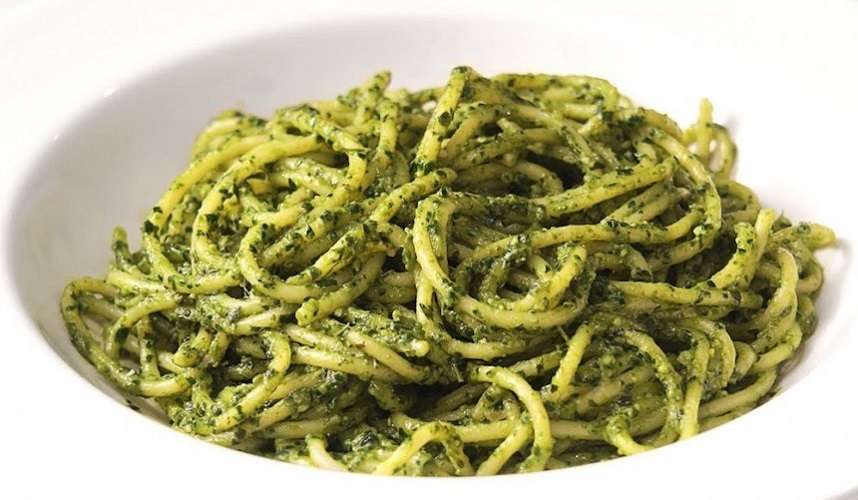 Pasta Fusilli con Salsa Hunt’s Pesto