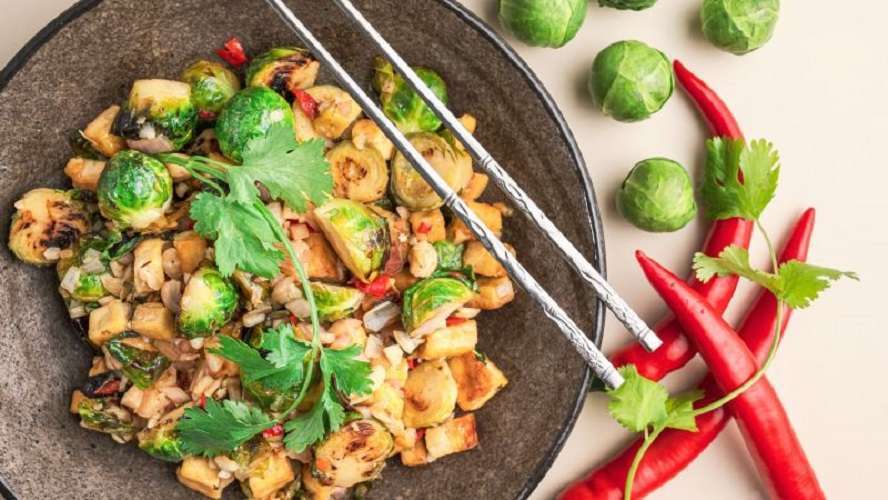 Tofu marinado con verduras