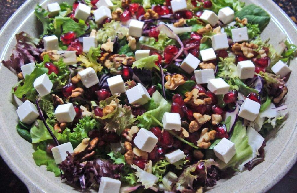 Ensalada con granada: sabrosa receta para una cena ligera