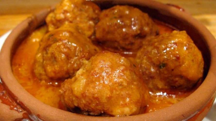 Albóndigas a la bilbaína