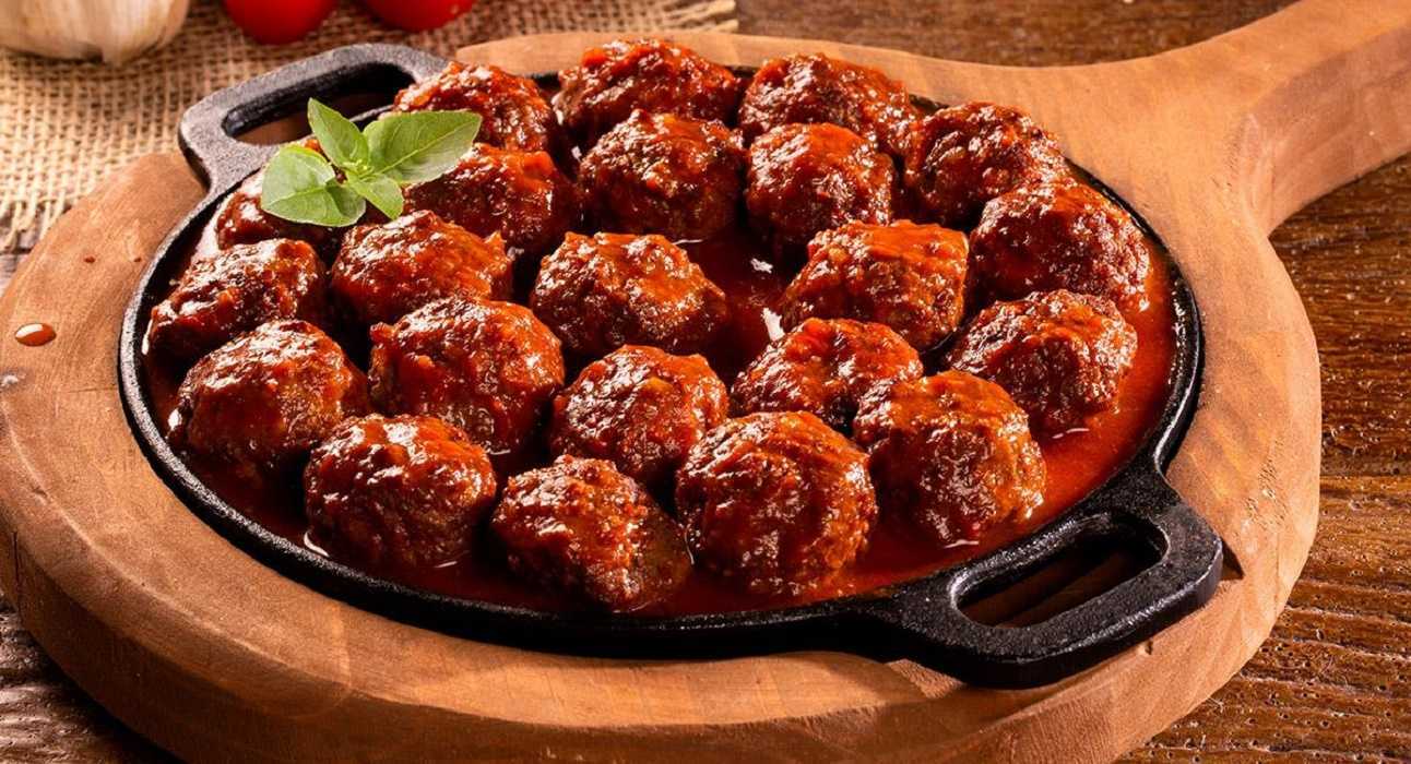 Albóndigas de atún en salsa napolitana: así se preparan