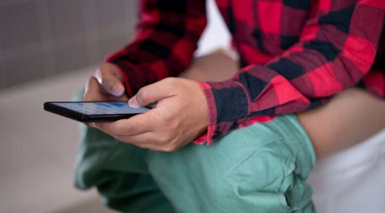 Demasiado tiempo sentados en la poceta es peligroso