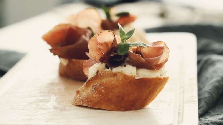 Tapitas de queso brie