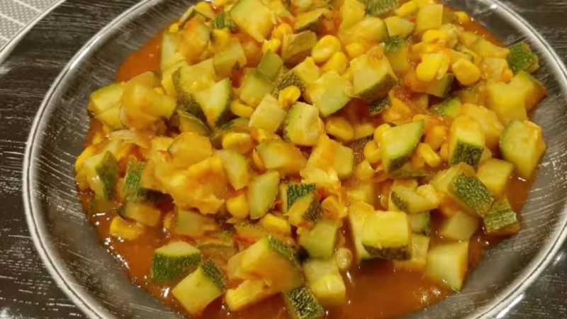 Sopa de calabazas con jojoto y tomate
