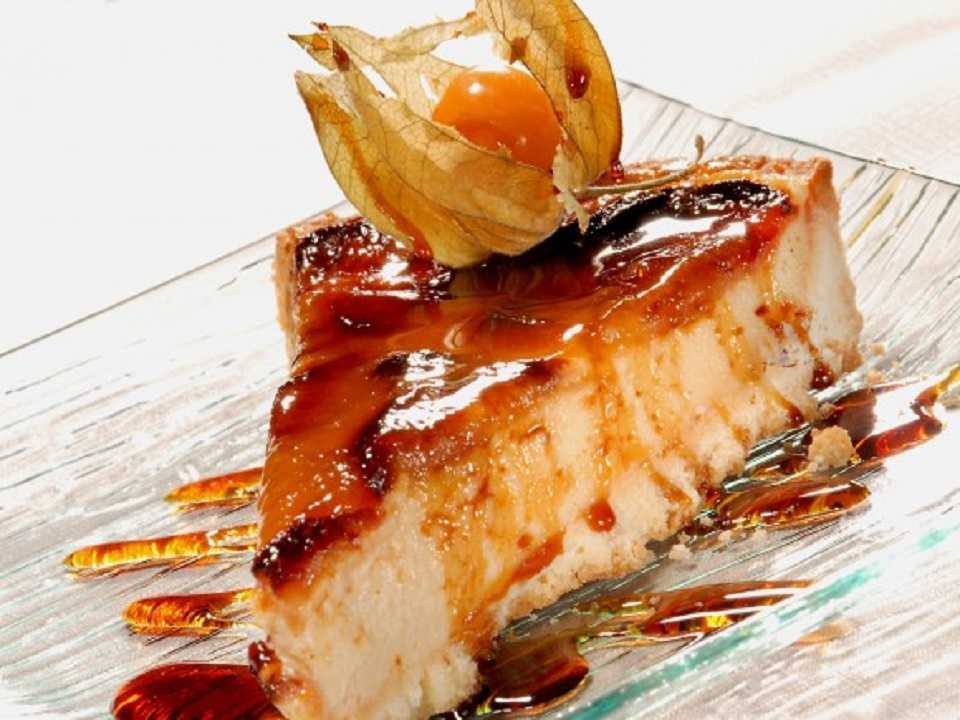 Pudín de magdalenas con sirope de caramelo: así se prepara