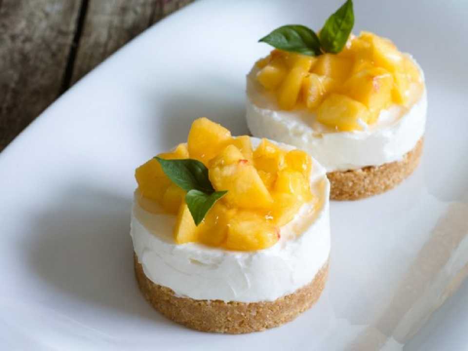 Cheesecake de mango y piña: rico postre para acompañar el café
