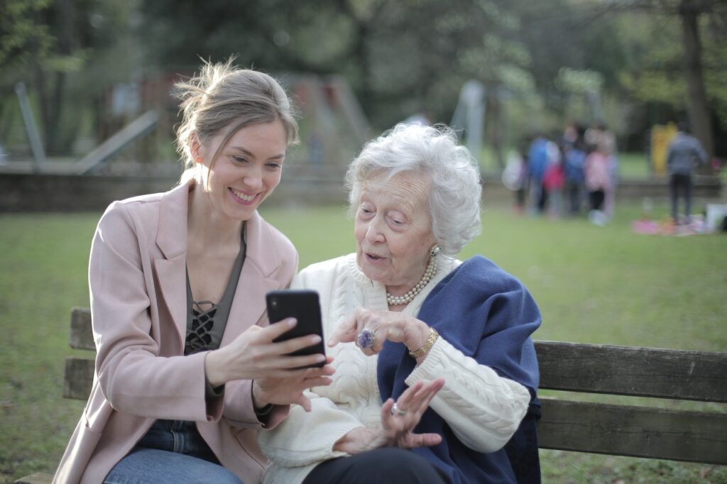 Recomienda Curadas distracción y compañía para adultos mayores
