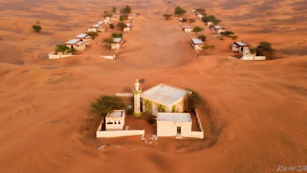 Al Madam: un desierto y fantasmagórico pueblo