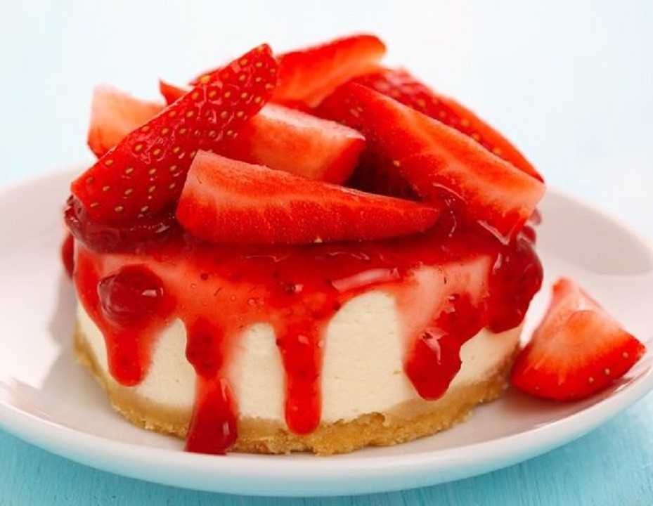 Pastel de queso y fresas: delicioso postre para una tarde familiar