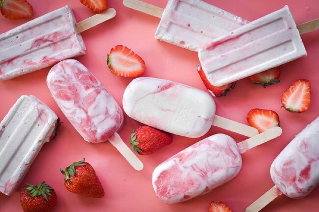 Paletas de fresas con crema: delicioso postre para toda la familia