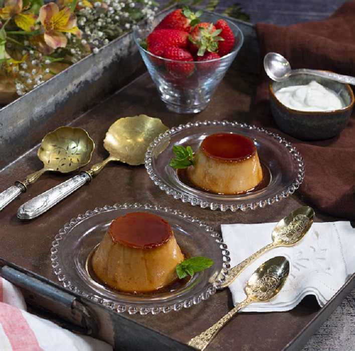Flan cremoso con doble caramelo: así se prepara este rico postre