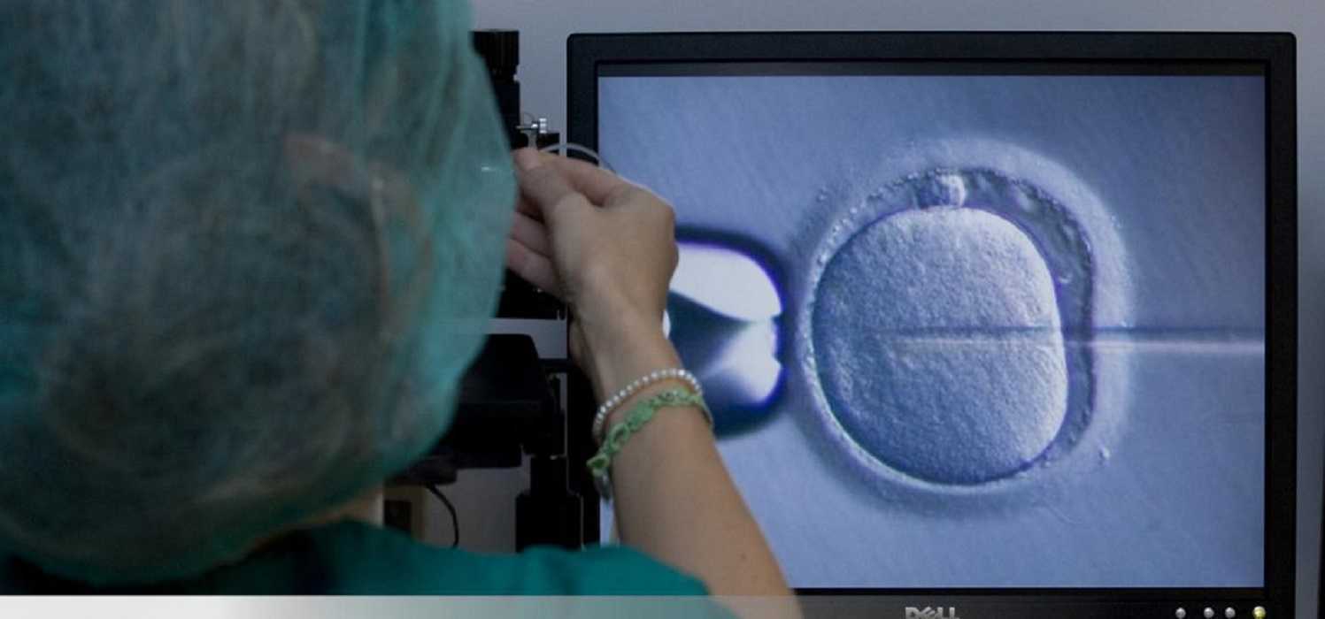 Donante de esperma en serie acusado de engendrar a 550 niños