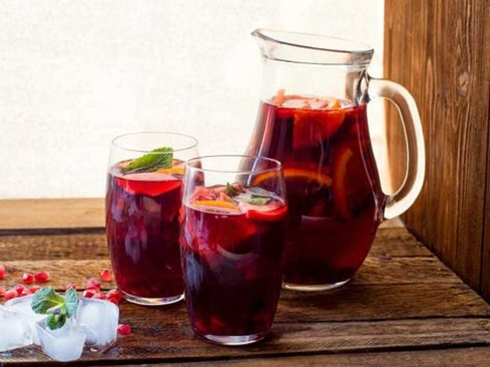 Agua de Jamaica con jengibre y canela: bebida refrescante