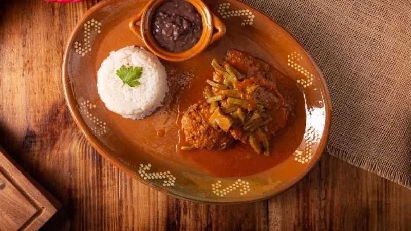 Tortitas de carne con nopales
