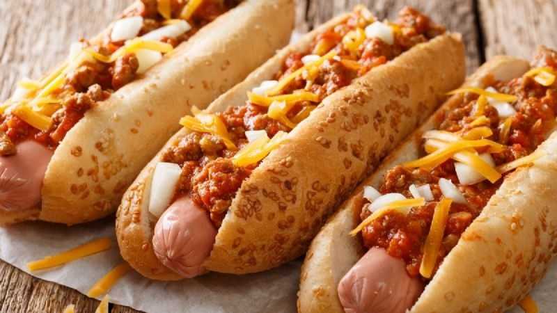 Perros calientes con chilli