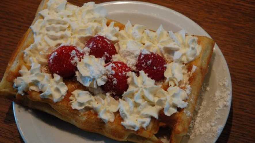Waffles de chocolate blanco con chips de chocolate