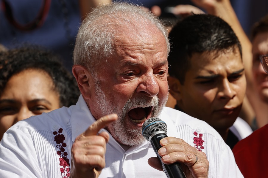 El presidente brasileño Luiz Inácio Lula da Silva participa en una concentración de las principales centrales sindicales del país en el marco del Día Internacional del Trabajo. EFE/Sebastião Moreira