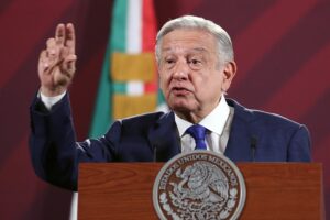 El presidente de México, Andrés Manuel López Obrador, habla durante una rueda de prensa. EFE/Sáshenka Gutiérrez