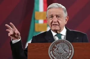 El presidente de México, Andrés Manuel López Obrador, habla durante una rueda de prensa en el Palacio Nacional, en Ciudad de México. EFE/Sáshenka Gutiérrez