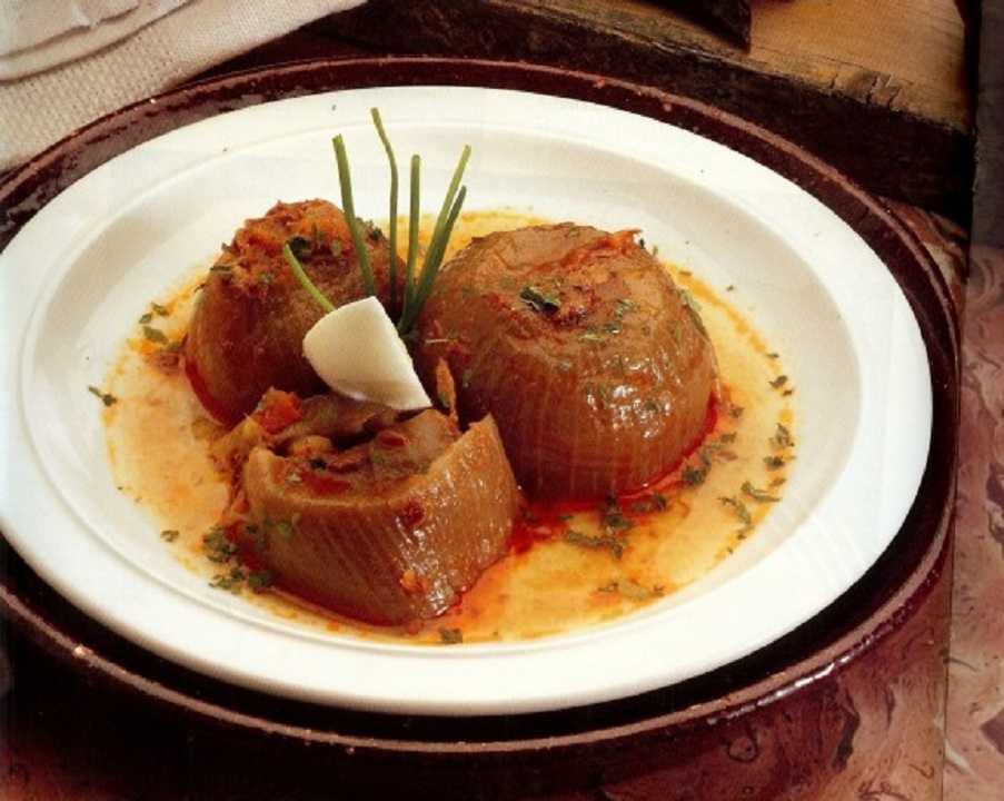 Cebollas rellenas de bonito: delicioso plato para cualquier ocasión