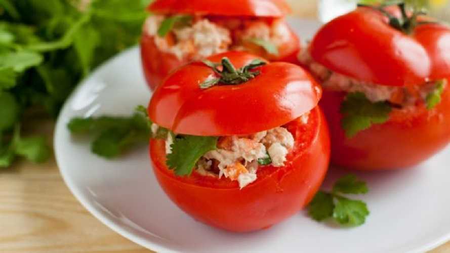 Tomates rellenos de atún