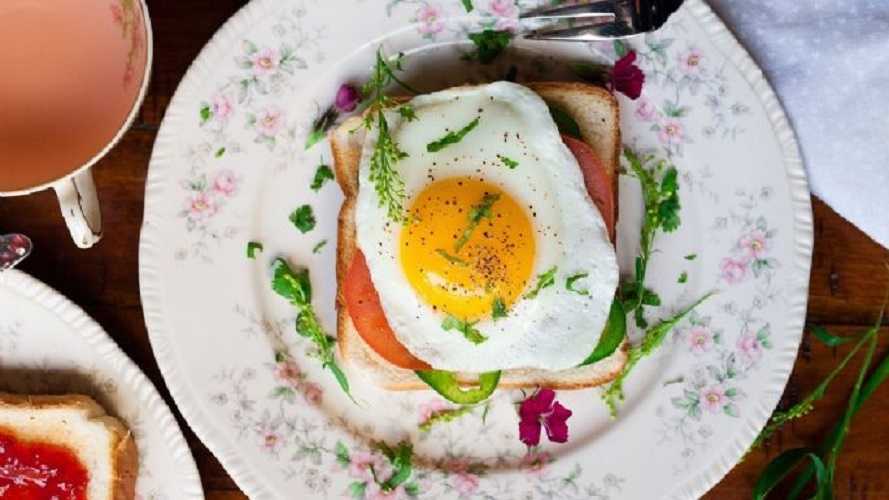 Tostada fresca de huevo