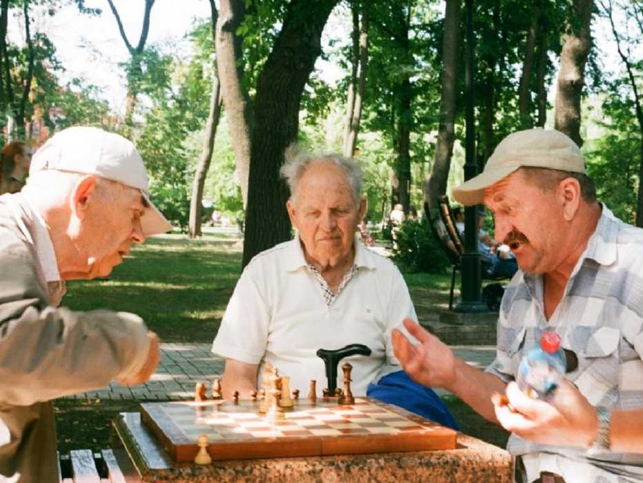 Olor a abuelo: esta es la edad en que comienza a desarrollarse
