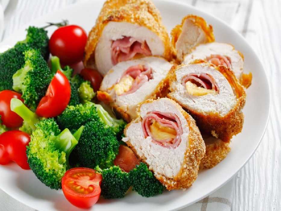 Pechugas de pollo rellenas de jamón y queso: así se preparan